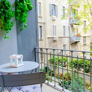  Apartment Book Now! Corso Buenos Aires & Loreto M1 Italy